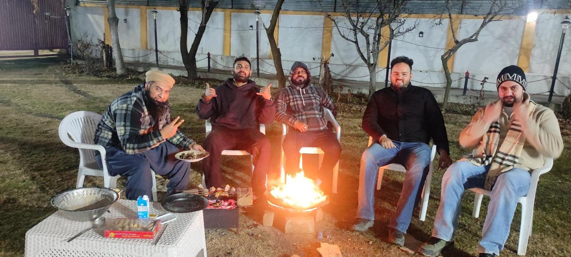 The Clover Inn Srīnagar エクステリア 写真
